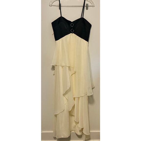 Sweetheart Bodice Empire Waist Formal Dress (USED LIKE NEW) - Picture 2 of 8